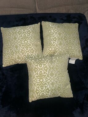 Home Fashions Decorative Pillows Set Of 3 Brand New